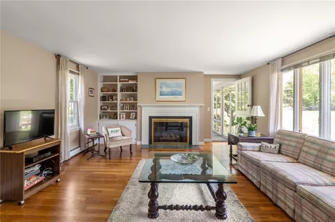 41 Kirby Ave, Warwick, RI 02889 photo 13