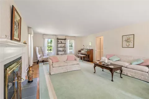 41 Kirby Ave, Warwick, RI 02889 photo 7