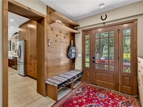 Entry Way - 325 Post Rd, Westerly, RI 02891 photo 1 of 4