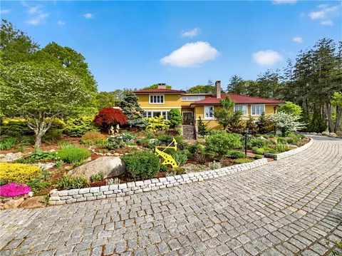Exterior - 325 Post Rd, Westerly, RI 02891 photo 7 of 17