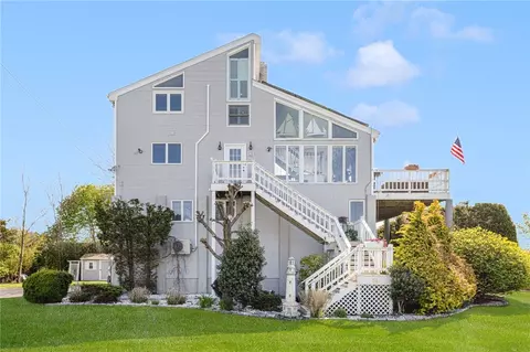 84 Dundas Ave, Warwick, RI 02888