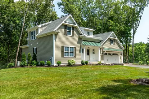520 Greenbush Rd, East Greenwich, RI 02818