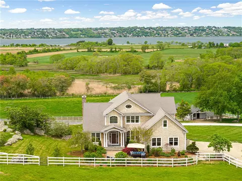 3333 Main Rd, Tiverton, RI 02878