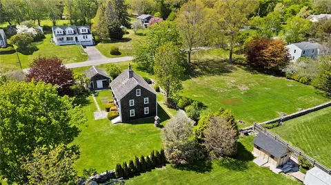 View/Area - 6 Baldwin Rd, Middletown, RI 02842 photo 4 of 6