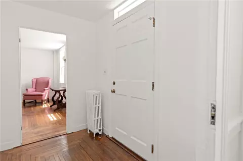 Entry Way - 6 Baldwin Rd, Middletown, RI 02842 photo 1 of 4