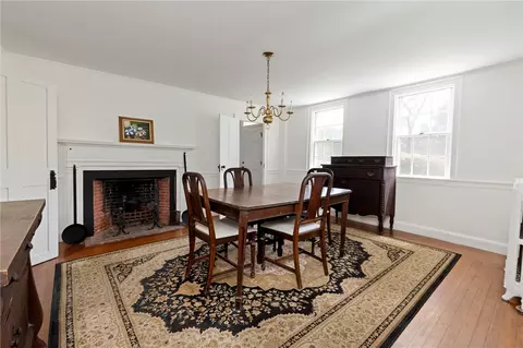Dining - 6 Baldwin Rd, Middletown, RI 02842 photo 4 of 4