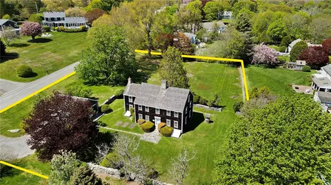 View/Area - 6 Baldwin Rd, Middletown, RI 02842 photo 2 of 6