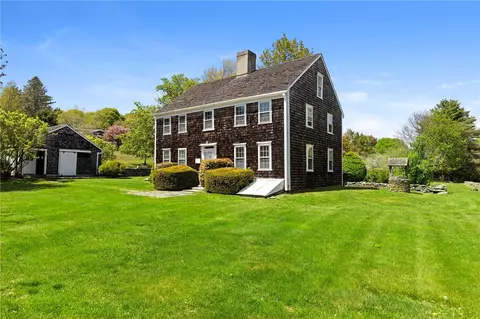 Exterior - 6 Baldwin Rd, Middletown, RI 02842 photo 4 of 21