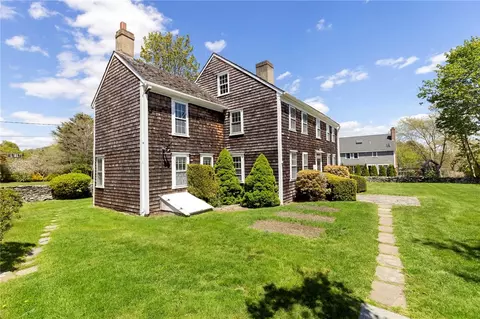 Exterior - 6 Baldwin Rd, Middletown, RI 02842 photo 5 of 21