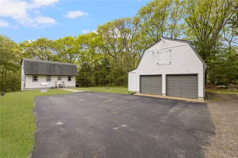 637 Read School House Rd, Coventry, RI 02816