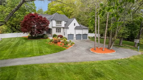 3 Cedar Rock Mdw, East Greenwich, RI 02818