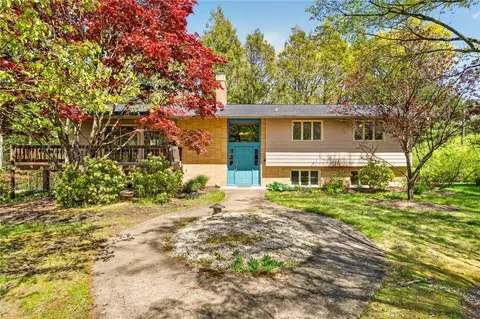 251 North Rd, Hope, RI 02831