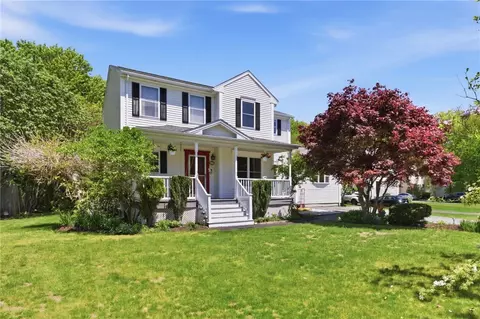 57 Hunters Crossing Dr, Coventry, RI 02816