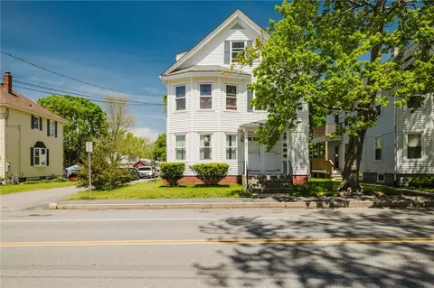 60 Centre St, Rumford, RI 02916