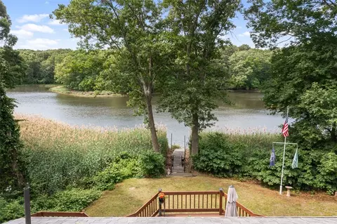 View/Area - 12 Silver St, Warwick, RI 02889 photo 3 of 9