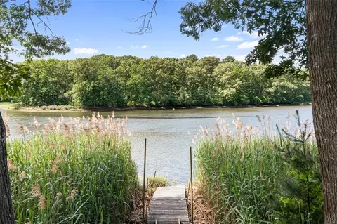 View/Area - 12 Silver St, Warwick, RI 02889 photo 9 of 9