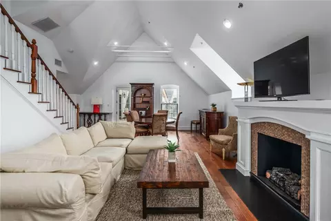 1000 Chapel View Blvd #312, Cranston, RI 02920