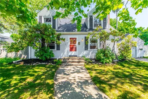 204 Harmony Ct, Warwick, RI 02889