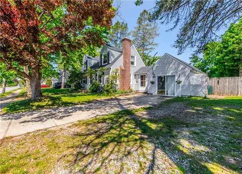 Exterior - 204 Harmony Ct, Warwick, RI 02889 photo 4 of 15