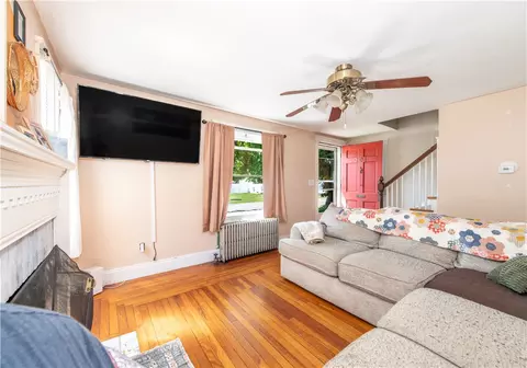 Living - 204 Harmony Ct, Warwick, RI 02889 photo 3 of 3