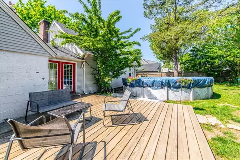 Exterior - 204 Harmony Ct, Warwick, RI 02889 photo 6 of 15