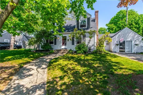 Exterior - 204 Harmony Ct, Warwick, RI 02889 photo 2 of 15