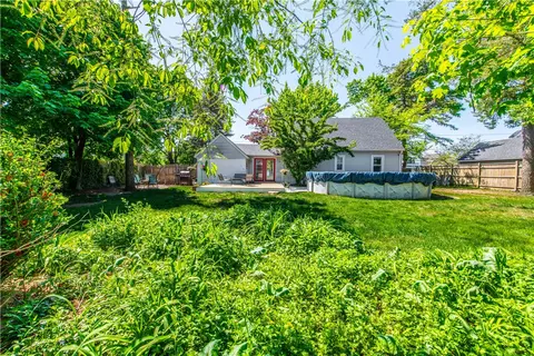 Exterior - 204 Harmony Ct, Warwick, RI 02889 photo 12 of 15