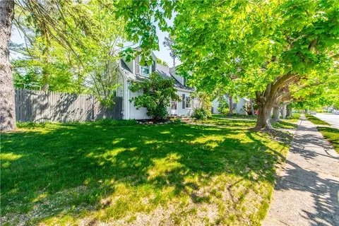 Exterior - 204 Harmony Ct, Warwick, RI 02889 photo 11 of 15