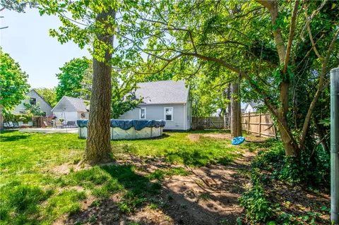 Exterior - 204 Harmony Ct, Warwick, RI 02889 photo 13 of 15