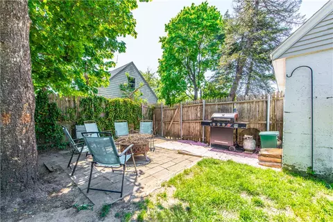 Exterior - 204 Harmony Ct, Warwick, RI 02889 photo 7 of 15