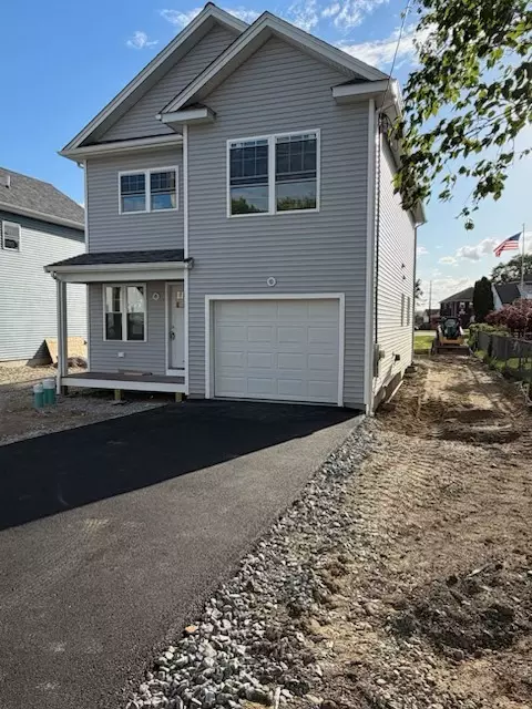 7 Kinsman St, Cumberland, RI 02864