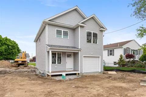 7 Kinsman St, Cumberland, RI 02864