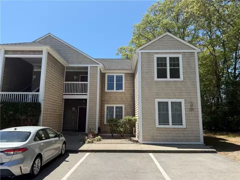 70 Turner St #E-8, Warwick, RI 02886