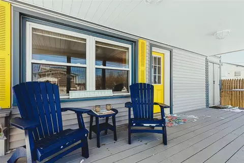 6 Macalder St, Narragansett, RI 02882