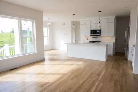 10 Revolution Way, Middletown, RI 02842