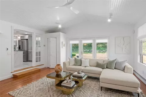1785 Division Rd, East Greenwich, RI 02818