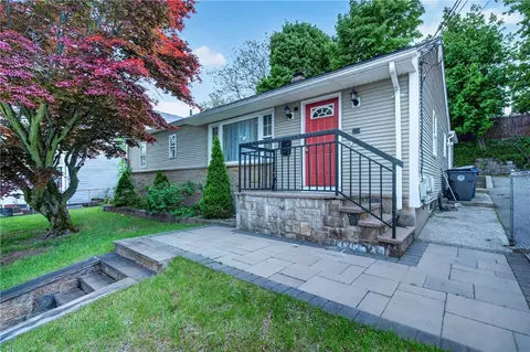 368 Hawkins St, Providence, RI 02904