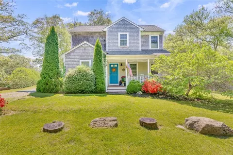 393 Slocum Rd, Saunderstown, RI 02874