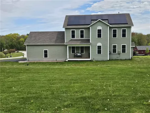 2 Legacy Dr, Sterling, CT 06377