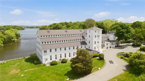 40 Web Ave #11, North Kingstown, RI 02852