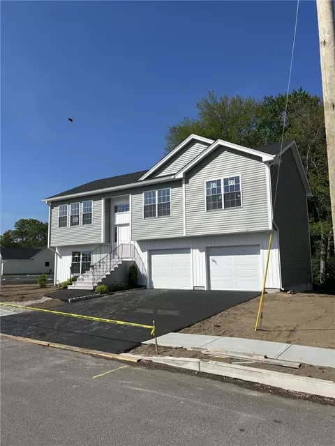 37 Child Ln, Warwick, RI 02886