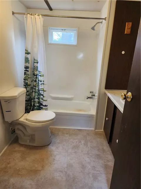 Bath - 13 Lane Two Ln, Coventry, RI 02816 photo 1 of 2