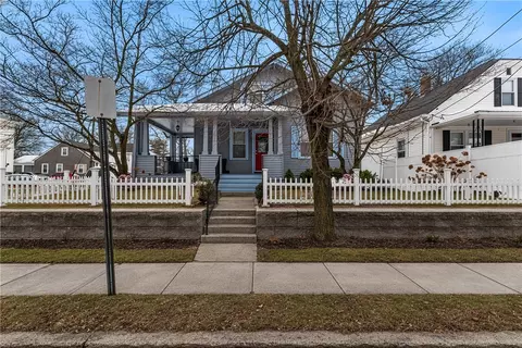 489 Benefit St, Pawtucket, RI 02861