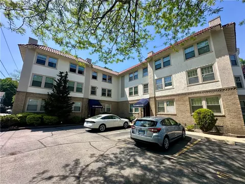 140 Humboldt Ave #1, Providence, RI 02906