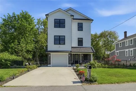 6 Sterling Ave, Warwick, RI 02889
