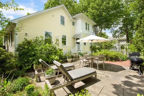 21 2nd St, Barrington, RI 02806