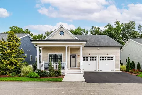 15 Hampton Rd #20, Coventry, RI 02816