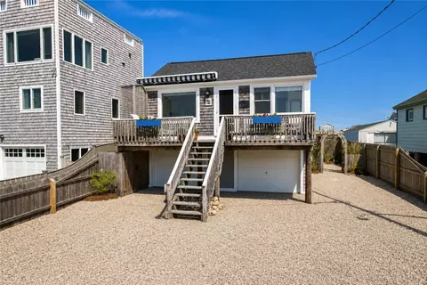 11 Brecka Dr, Narragansett, RI 02879