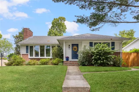 77 Garden Hills Dr, Cranston, RI 02920