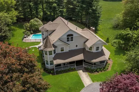 193 Torrie Ln, North Kingstown, RI 02852